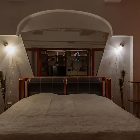 Old Town Library Βουκουρέστι